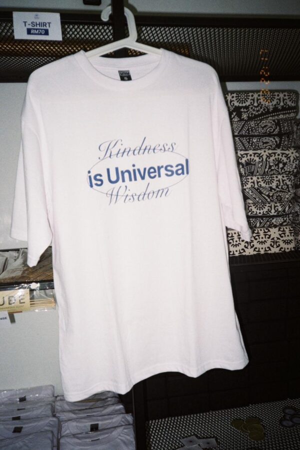 White Tshirt Oversized - Kindness is Universal